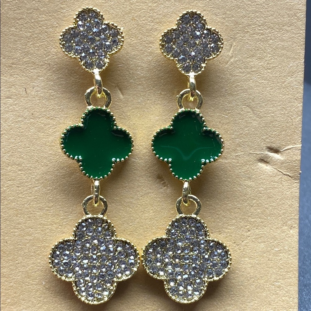 Elegant Green and Gold Clover Earrings